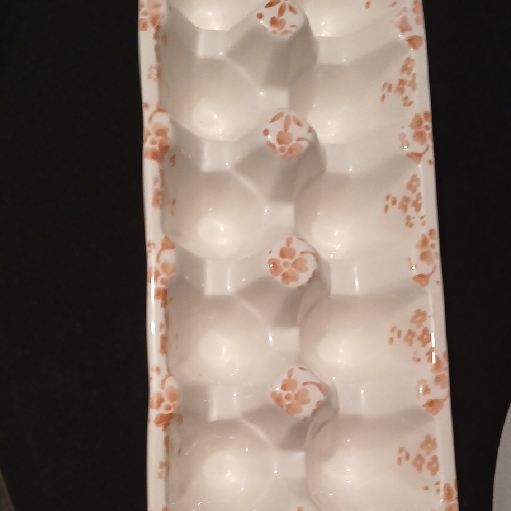 White and Pink Floral Egg Holder - Picture 4 of 6